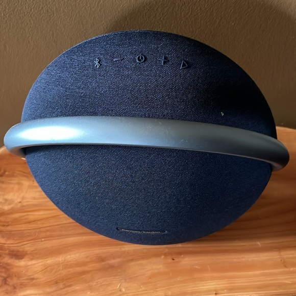 Harman Kardon Onyx Studio 7 Bluetooth wireless speakers - Picture 2 of 5